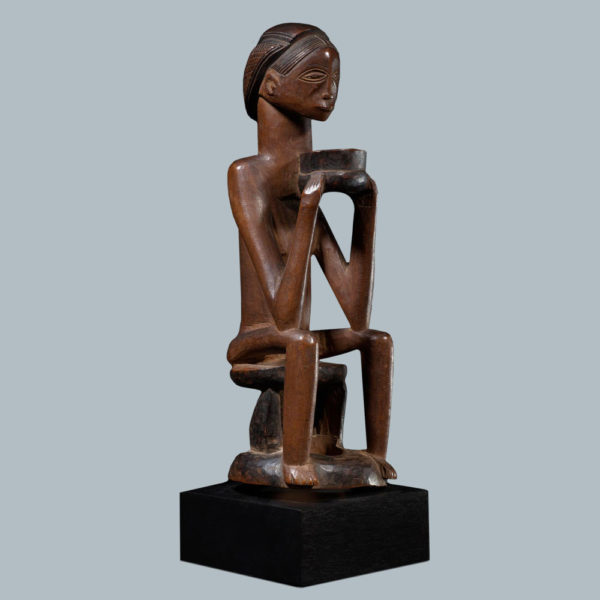 ovimbundu seated figure