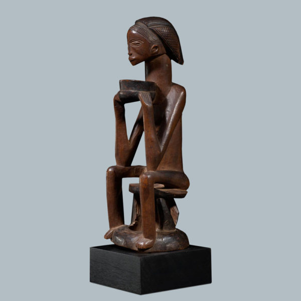 ovimbundu seated figure